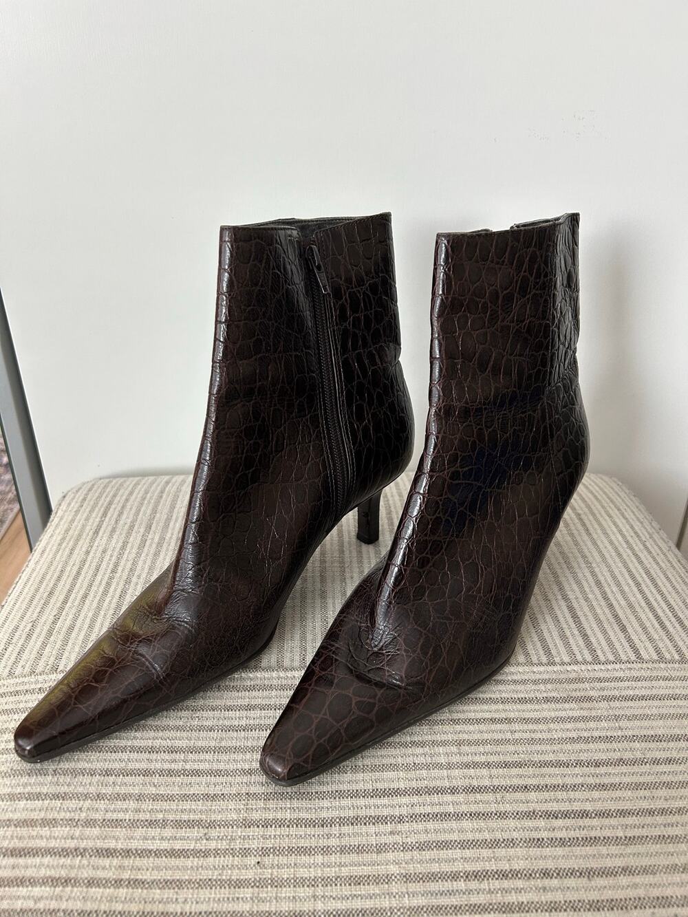 Vintage Ralph Lauren Brown Leather Croc pointed toe heel ankle boots size 9B